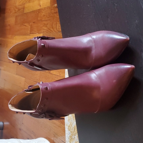 Enzo Angolini Booties - Picture 3 of 8